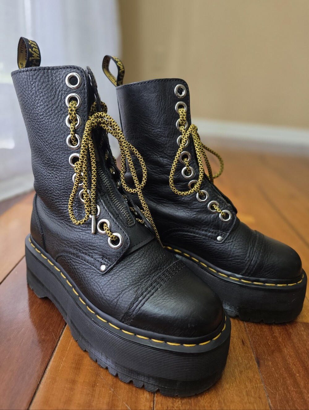 Dr. Martens Sinclair Hi Max Pisa Leather Platform Zip Boots Black Women's 7 - Picture 4 of 15